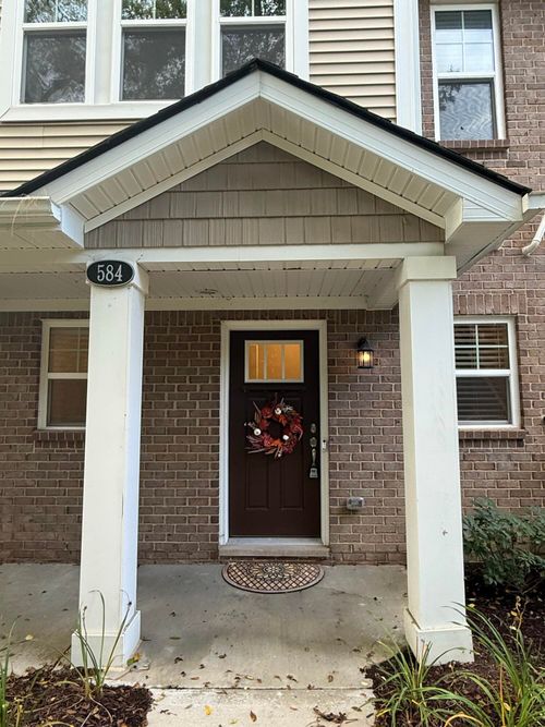 584 Anne Ave, Brighton, MI, 48116-3504 | Card Image