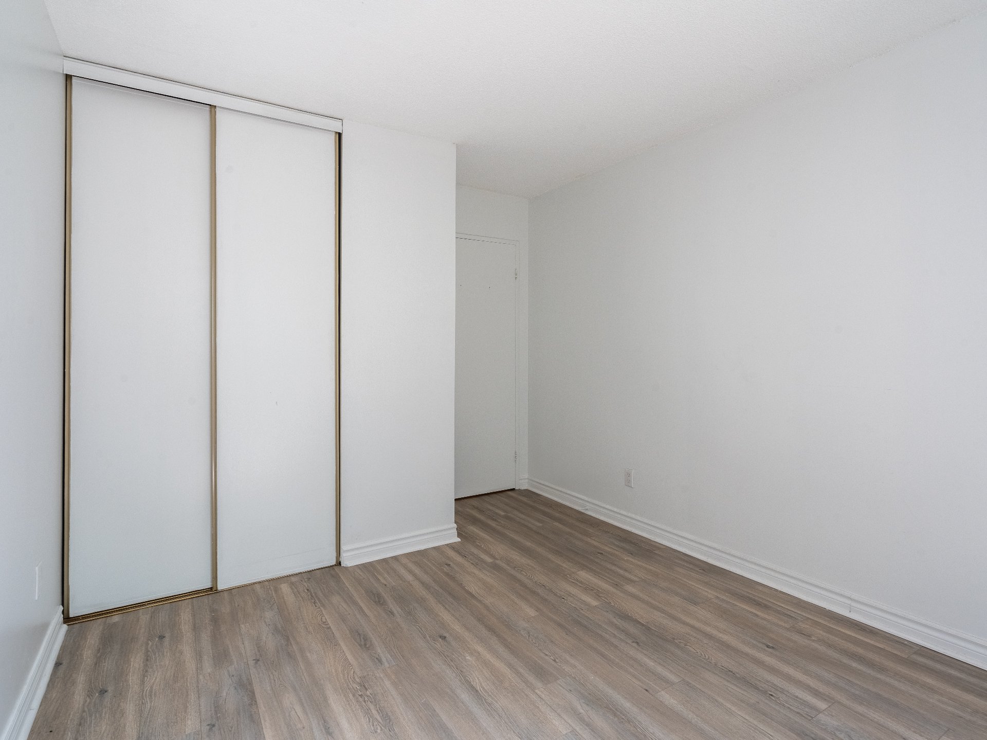 Residential Lease in Laval (Duvernay) 4