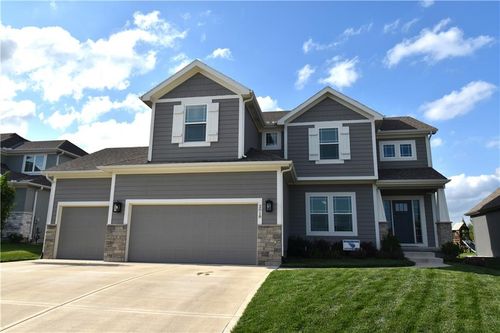 2018 Sw Farmfield Ln, Lee's Summit, MO, 64082-2214 | Card Image