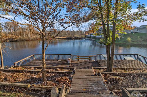 2469 Golden Shores Dr, Fenton, MI, 48430-1058 | Card Image