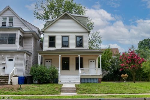 21 Dodd St, East Orange, NJ, 07017-3404 | Card Image