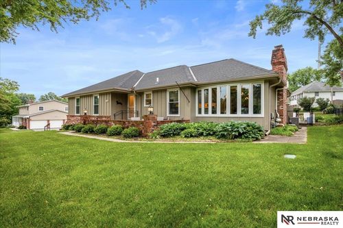 12333 Shamrock Rd, Omaha, NE, 68154-3520 | Card Image