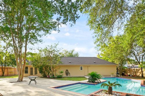 11804 Westmere Dr, Houston, TX, 77077-4945 | Card Image