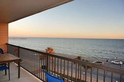 apt-401-9520 Seawall Blvd, Galveston, TX, 77554-5106 | Card Image