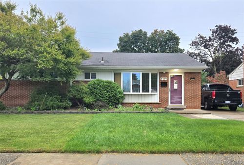 8450 Norborne Ave, Dearborn Heights, MI, 48127-1126 | Card Image
