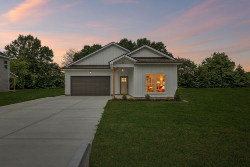 328 Villa St, Smithville, TN, 37166-9812 | Card Image