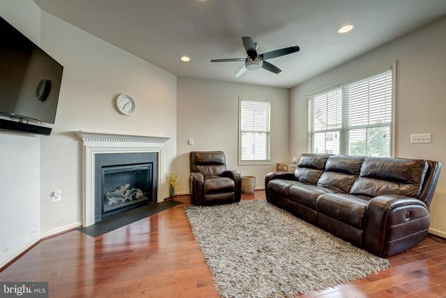 23314 Tradewind Dr, Townhouse with 3 bedrooms, 4 bathrooms and null parking in BRAMBLETON VA | Image 19