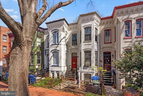 237 8th St Ne, WASHINGTON, DC, 20002-6105 | Card Image