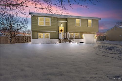 8025 Bamm Hollow Rd, Clay, NY, 13041-9137 | Card Image