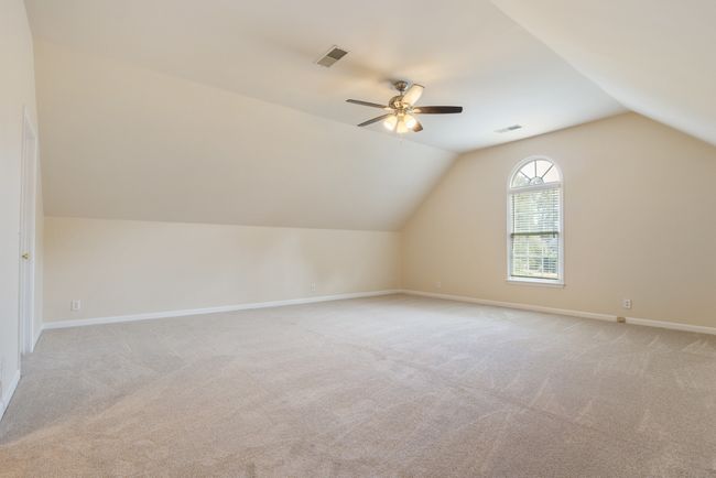Bonus room upstairs would make great office, entertainment space, or playroom | Image 23