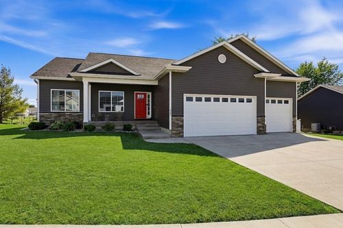 225 Meadow Breeze Ln, Center Point, IA, 52213-9333 | Card Image