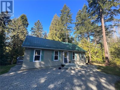 683 South Rd, House other with 2 bedrooms, 1 bathrooms and 2 parking in Gabriola BC | Image 1