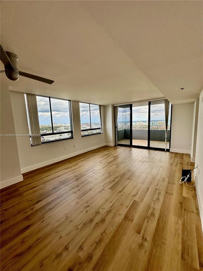 APT-3007 - 1330 West Ave, Condo with 2 bedrooms, 2 bathrooms and null parking in Miami Beach FL | Image 6
