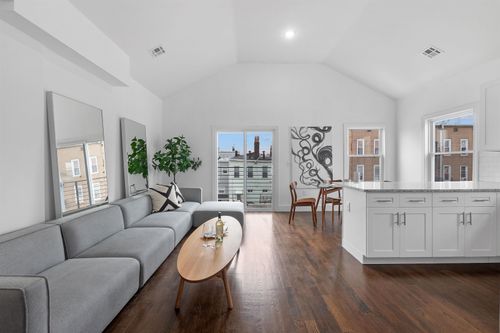 apt-2-111 Charles St, Jersey City, NJ, 07307-4490 | Card Image