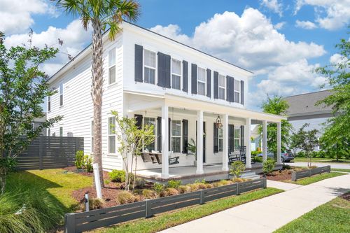 262 Great Lawn Dr, Summerville, SC, 29486-8258 | Card Image