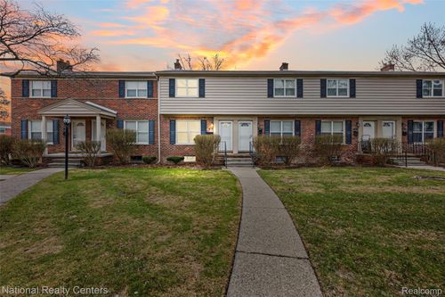 11-3352 Coolidge Hwy, Royal Oak, MI, 48073-6857 | Card Image