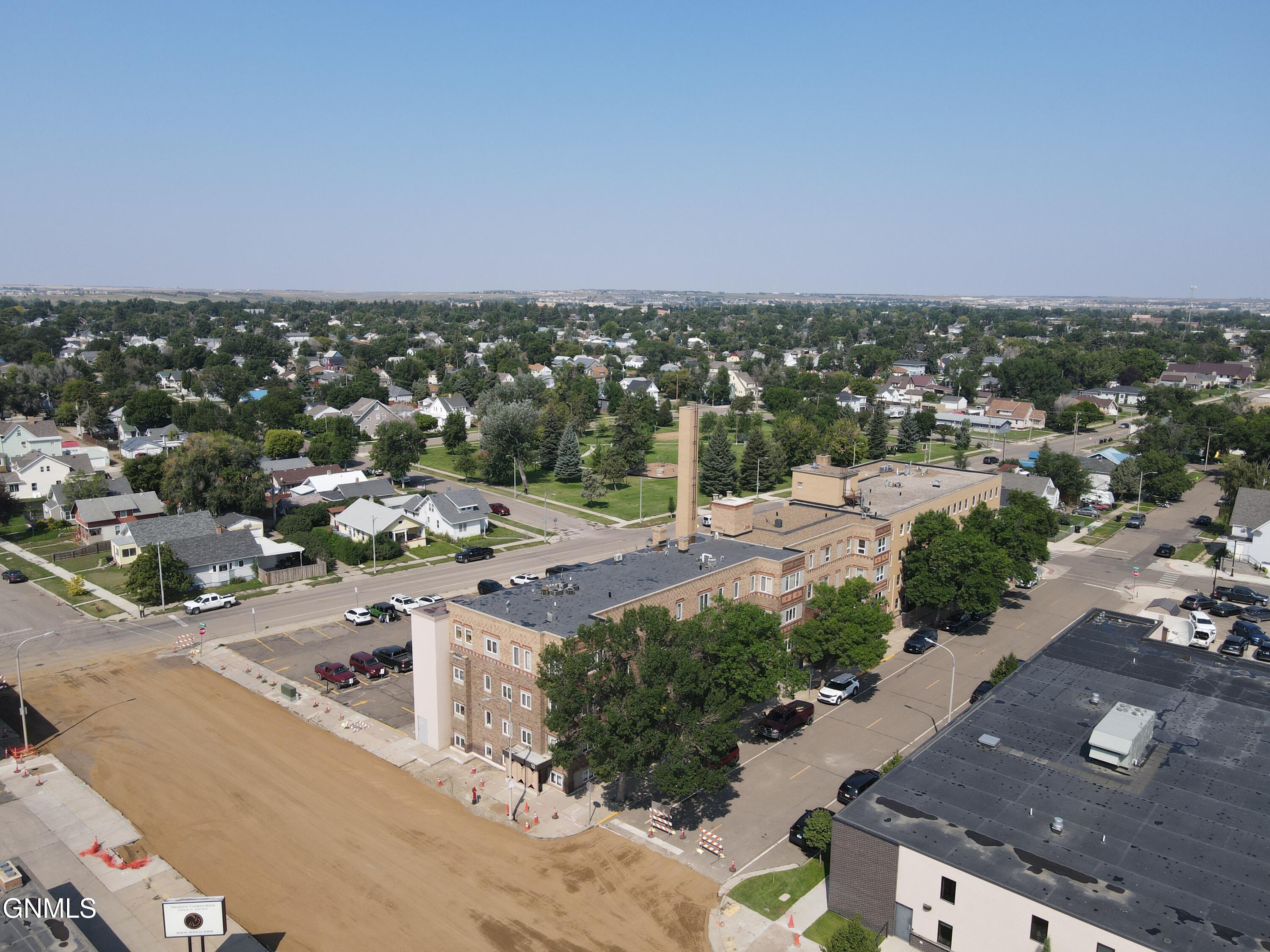 Commercial Lease in Williston