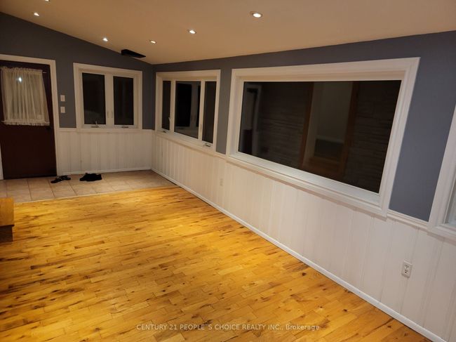 27 South Dr, House other with 3 bedrooms, 2 bathrooms and 5 parking in Dundas ON | Image 15