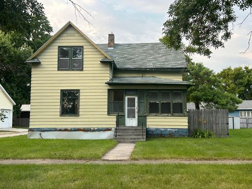309 4th St W, Thief River Falls, MN, 56701-1821 | Card Image