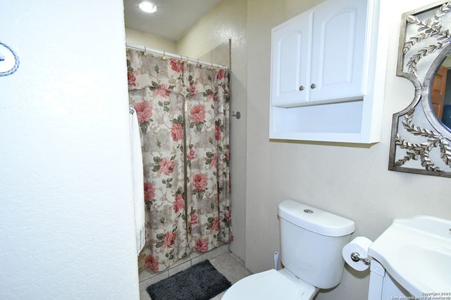 8389 E Loop 1604 S, House other with 5 bedrooms, 5 bathrooms and null parking in Adkins TX | Image 50