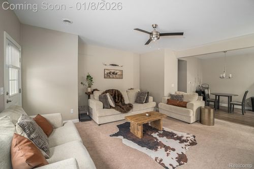 911 Watercress Ln, Fenton, MI, 48430-4176 | Card Image