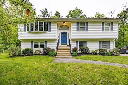 82 Mumford St, Douglas, MA, 01516-2110 | Card Image
