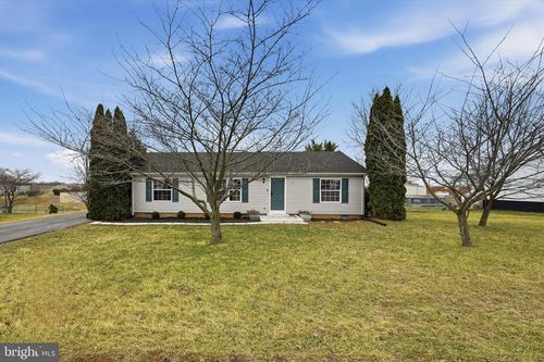 1068 Teal Rd N, MARTINSBURG, WV, 25405-8336 | Card Image