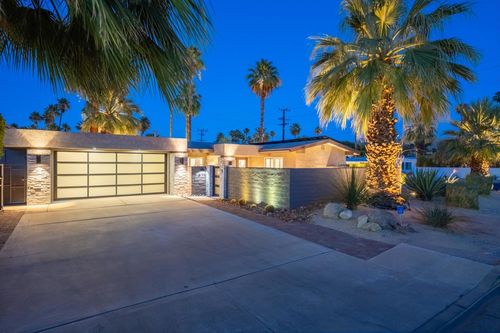 696 S Warm Sands Dr, Palm Springs, CA, 92264-7635 | Card Image