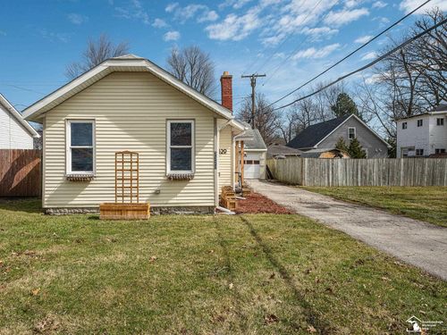 3329 Elmwood St, Monroe, MI, 48162-5806 | Card Image