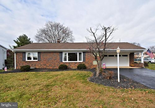 4105 Chew St, Allentown, PA, 18104-5130 | Card Image