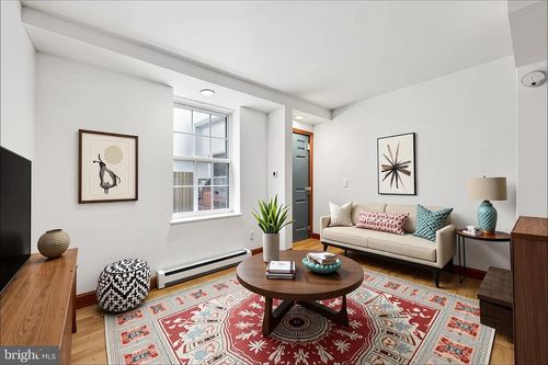 b-536 Montrose St, PHILADELPHIA, PA, 19147-4041 | Card Image