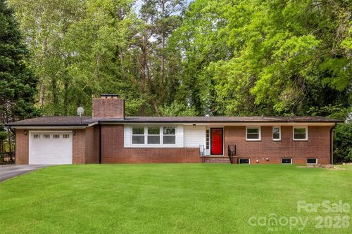 302 Suburban Ave, Kannapolis, NC, 28083-6158 | Card Image