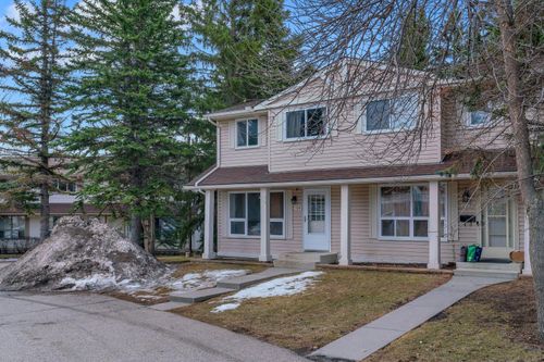 174 Woodmont Terr Sw, Calgary, AB, T2W4Z4 | Card Image