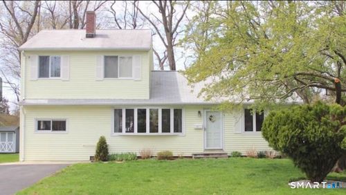 61 Kenilworth Dr W, Stamford, CT, 06902-7107 | Card Image