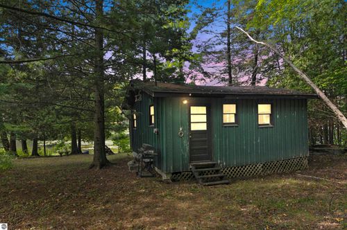 18750 W Knapp Road, Reed City, MI, 49677 | Card Image