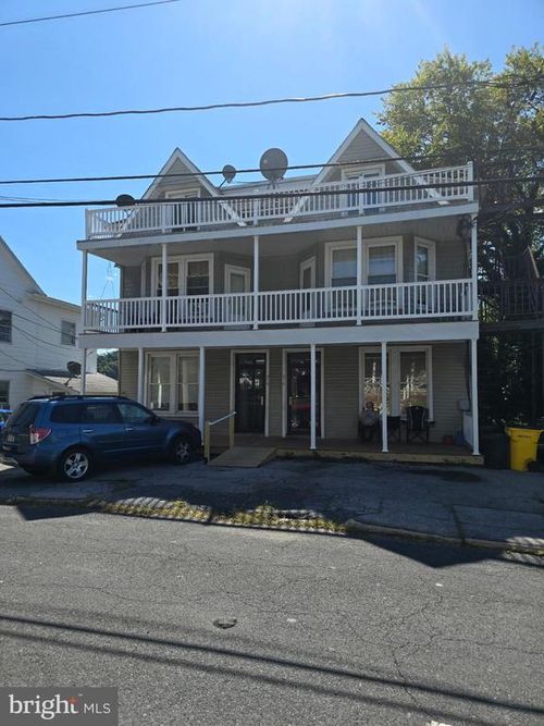 210 S Saint Peter St, Schuylkill Haven, PA, 17972-1666 | Card Image