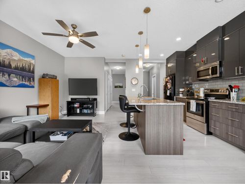 118 Springwood Way, Spruce Grove, AB, T7X0S7 | Card Image