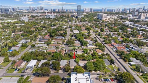 1001 Sw 4th Ter, Hallandale Beach, FL, 33009-7008 | Card Image