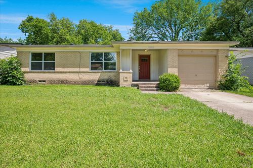 10850 Sharondale Dr, Dallas, TX, 75228-2445 | Card Image