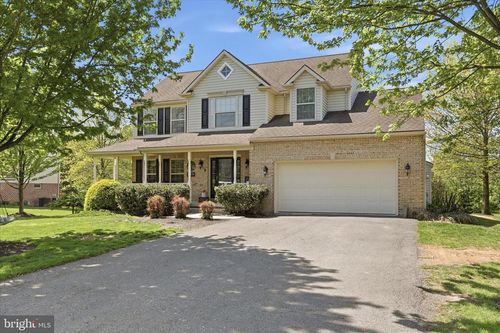 30-10979 Deerwood Dr, MERCERSBURG, PA, 17236-9802 | Card Image