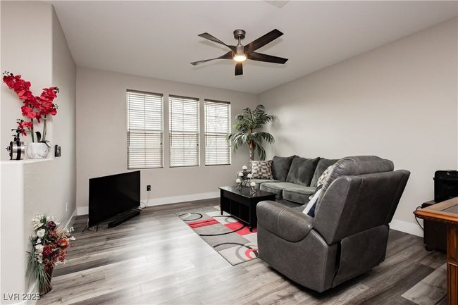 10091 Sand Key St, Townhouse with 3 bedrooms, 4 bathrooms and null parking in Las Vegas NV | Image 7