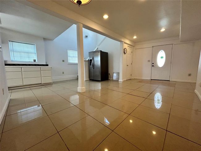 #2/2 Living Area | Image 19