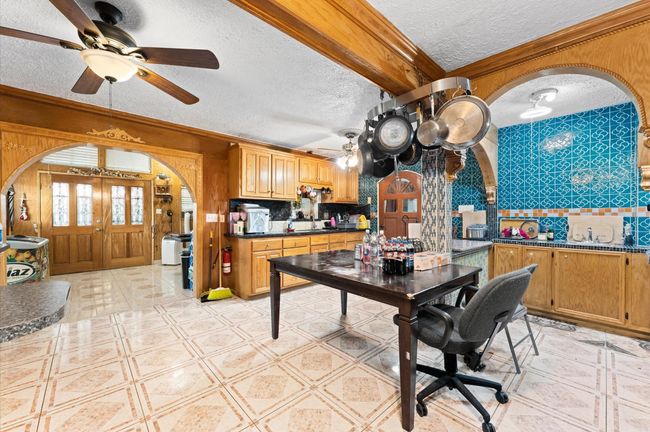 707 Doncrest St, House other with 7 bedrooms, 5 bathrooms and 4 parking in Channelview TX | Image 9