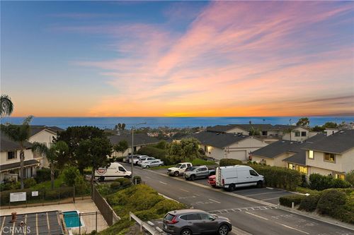 567 Avenida Adobe, San Clemente, CA, 92672-2414 | Card Image