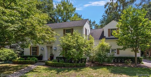 3535 Wooddale Ct, Bloomfield Hills, MI, 48301-2460 | Card Image