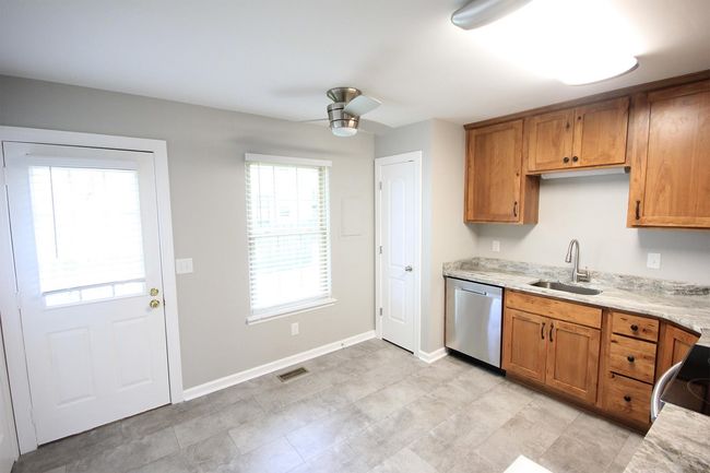 APT-14 - 250 Sanders Ferry Rd, Condo with 2 bedrooms, 2 bathrooms and 2 parking in Hendersonville TN | Image 15