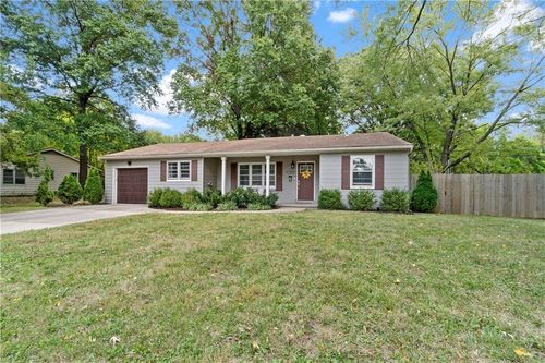 8037 Grandview Ln, Overland Park, KS, 66204-3341 | Card Image