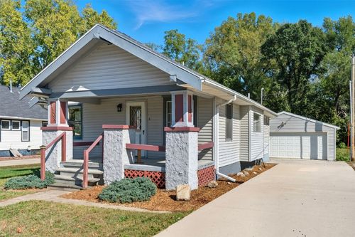 1208 Franklin St, Center Point, IA, 52213-9649 | Card Image