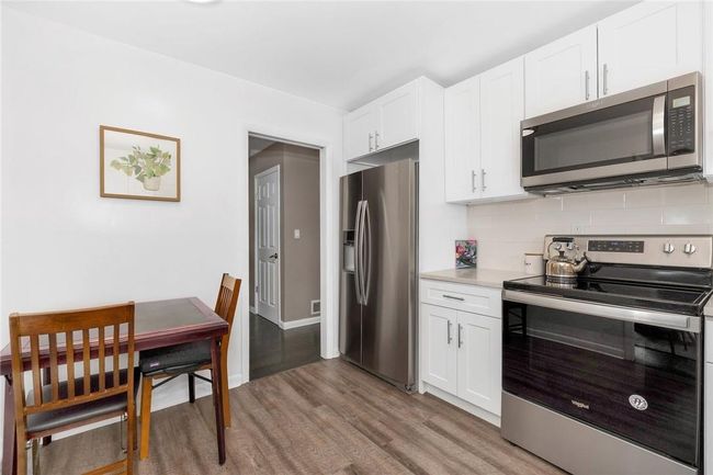 Eat-in Area | Image 16