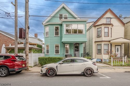 98 Woodland Ave, Kearny, NJ, 07032-2361 | Card Image